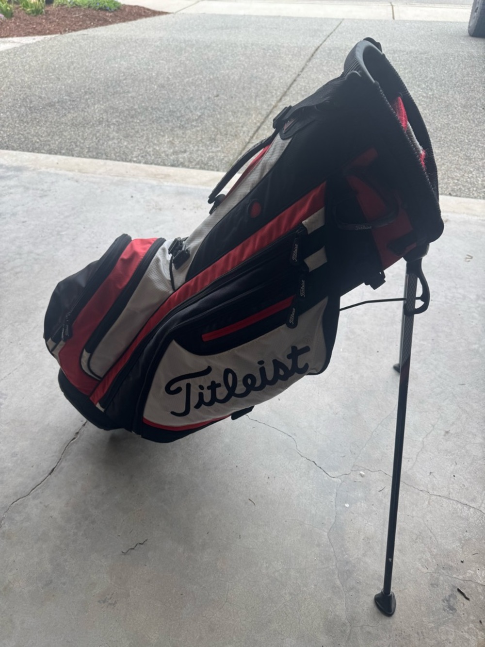 Titleist Black, Red & White Stand Golf Bag